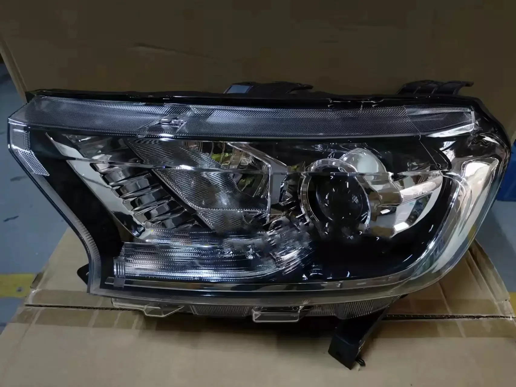 مصباح أمامي Led للسيارة أثناء النهار والجري DRL مصباح أمامي منخفض عالي الشعاع لسيارة Ford Ranger 12-18