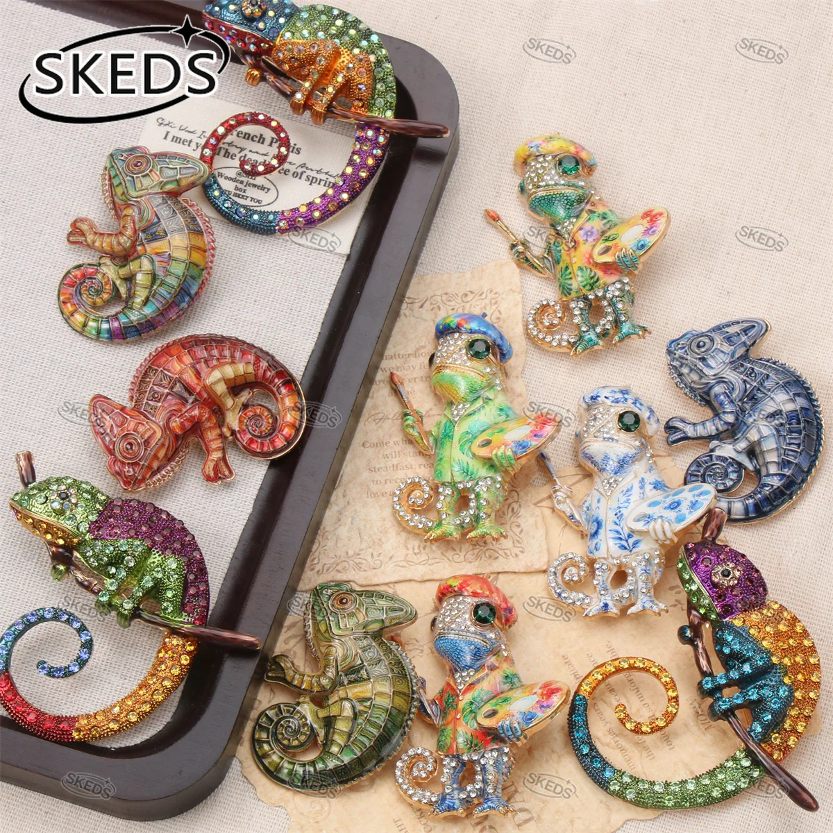 Artistic Painter Chameleon Brooch Enamel with Crystal Rhinestone Unique Lizard Pin Women Banquet Dress Decoration