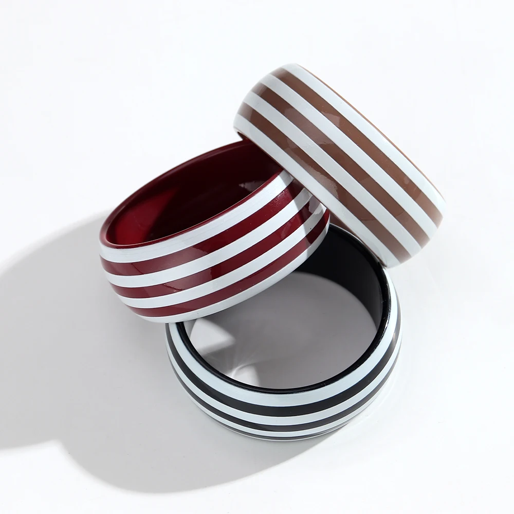 Modische Bunte Harz-Armreifen mit Breiten Streifen für Damen, Geometrische Stapelbare Massive Armreifen, Party-Schmuck Geschenke – Detail 4