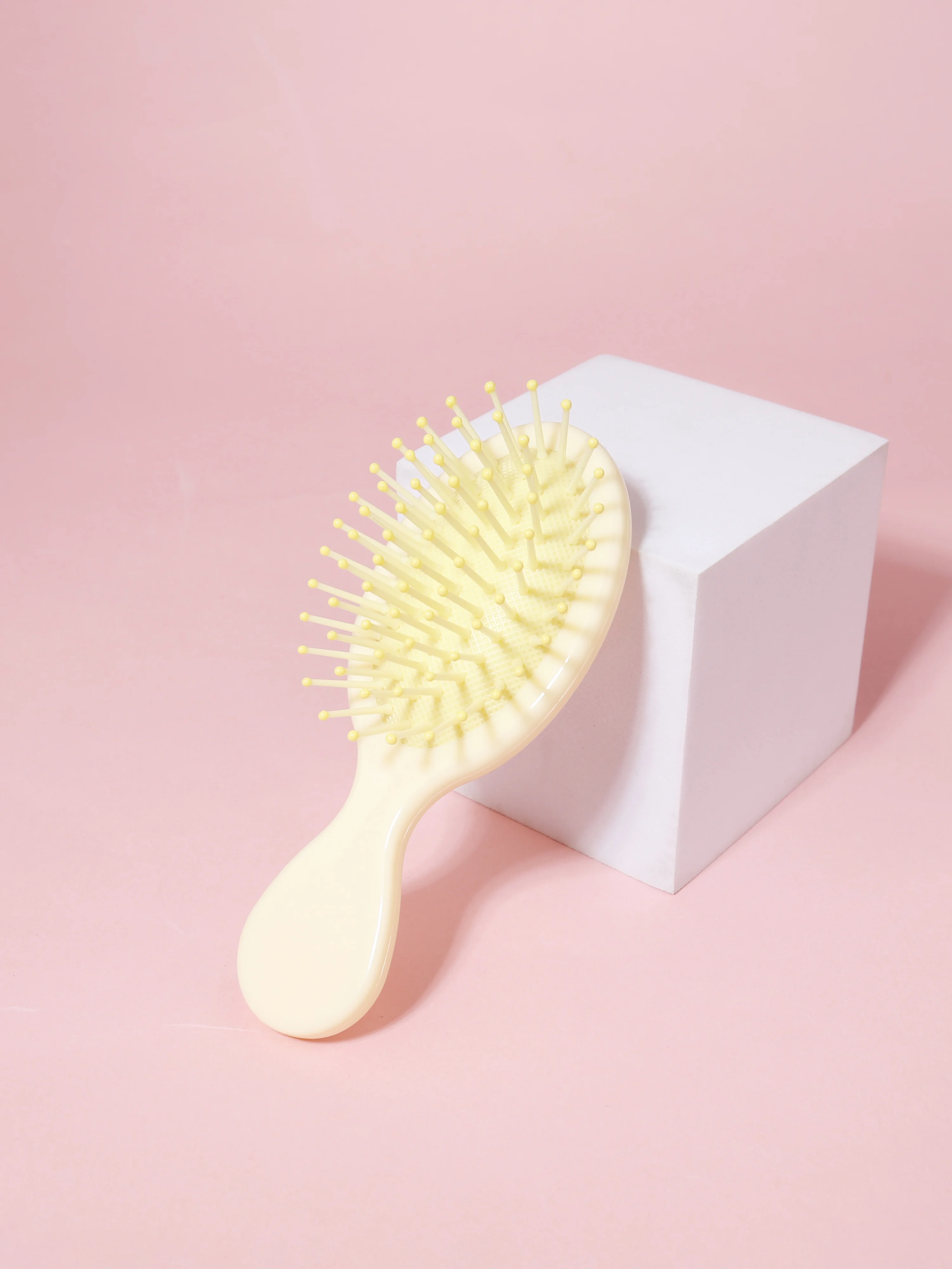 1PCS women\'s small hair brush, portable travel hair brush, mini oval dry and wet air cushion hair brush