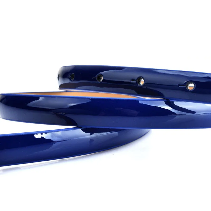 حزام نسائي نحيف من الجلد اللامع، حزام خصر رفيع أنيق مع إبزيم ذهبي من خليط معدني للفساتين