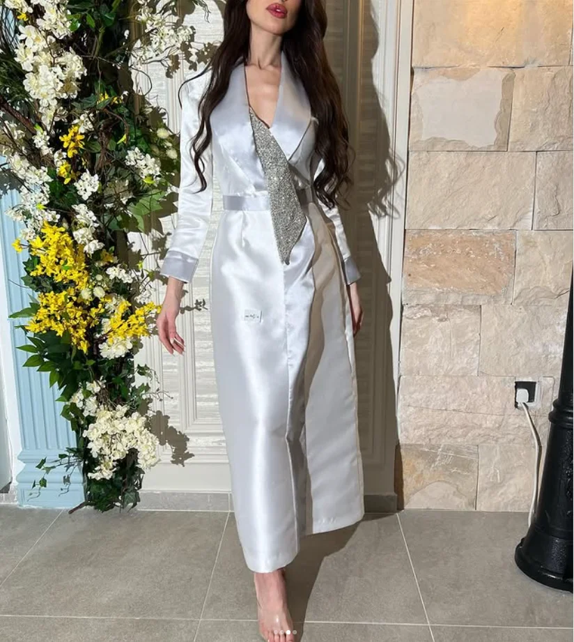 Abiti da cerimonia da sera arabi sauditi bianchi alla caviglia Abito da ballo in jersey personalizzato con maniche lunghe in cristallo Squisito