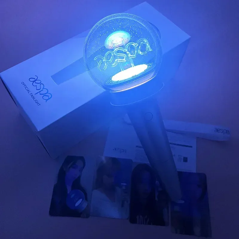 

Kpop Aespas Lightstick Concert Glow Fan Meeting LED Support Tool Light Stick Glow in The Dark Cheering Baton for Fans
