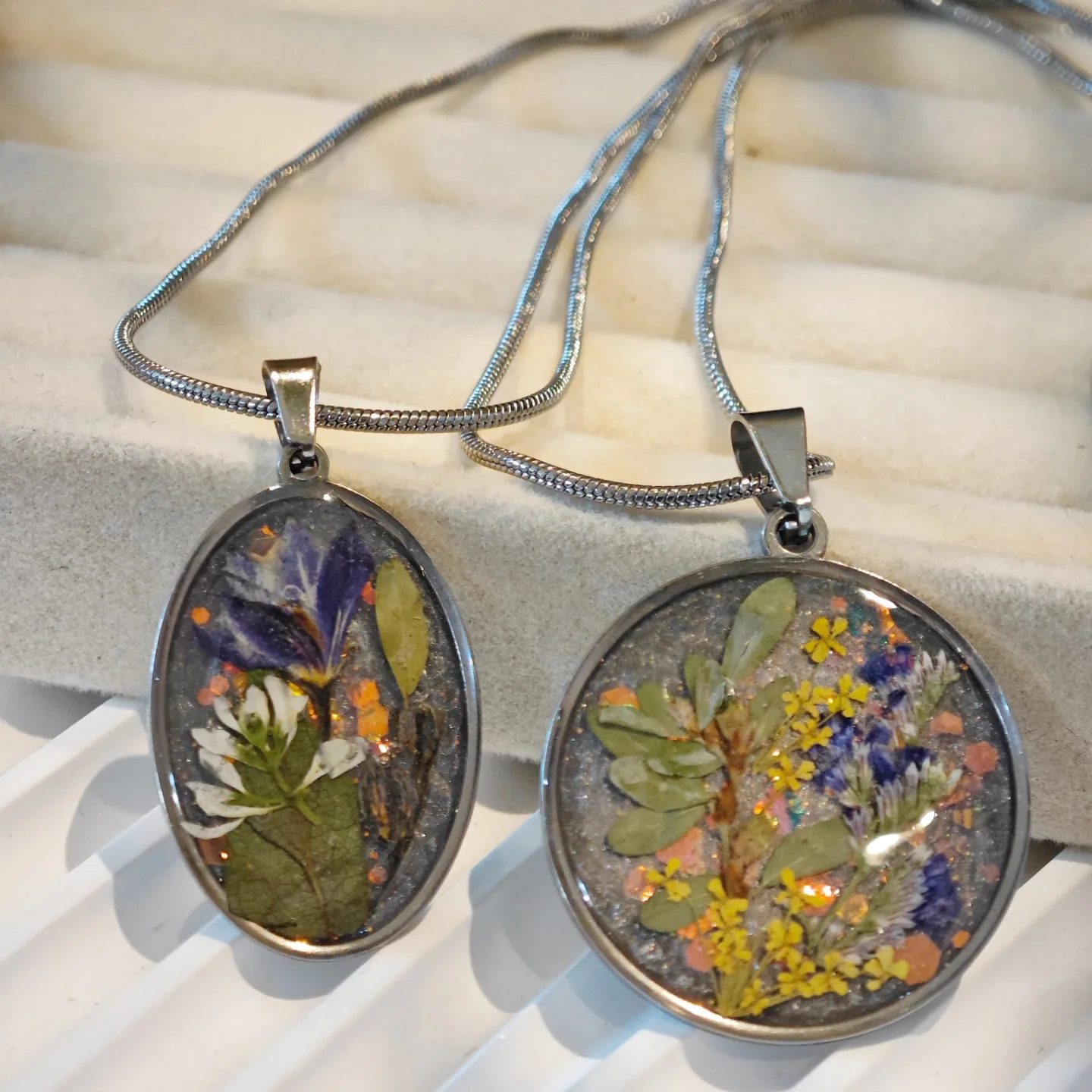 

3287 Wholesale Handmade Plant Creative Dried Eternal Flower Necklace Sweater Chain Stainless Steel Christmas Birthday Gift