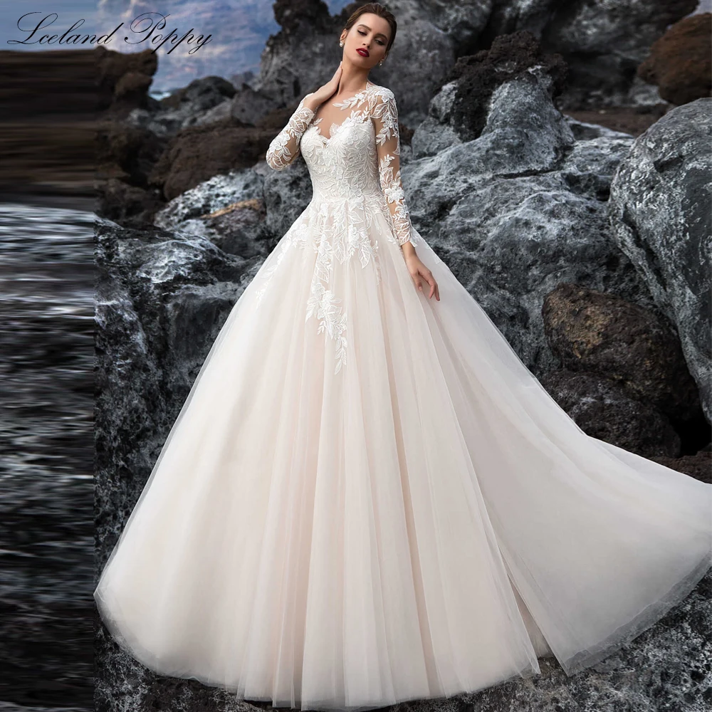 

Lceland Poppy A Line Scoop Neck Tulle Wedding Dresses Floor Length Lace Appliques Long Sleeves Bridal Gowns with Court Train