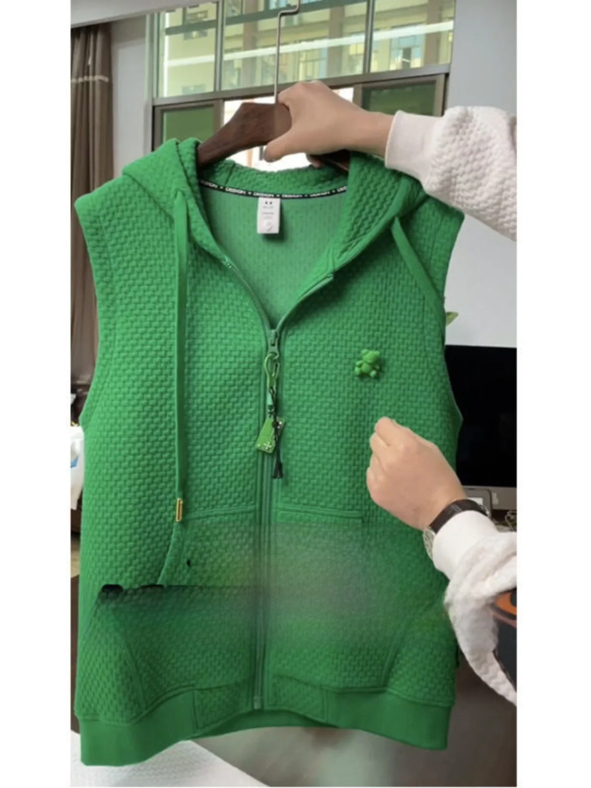 

Loose Casual Bear Pattern 300 Pou Capaci 3D Knit Svel Hooded Vest Open Cardigan Sle Polyester Material