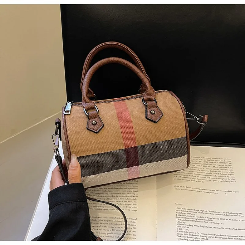 

Modish Women's Tote Bag Crafted From Pond-Printed Leather Featuring Casual High-End Lasting Lightweight Daily Look​