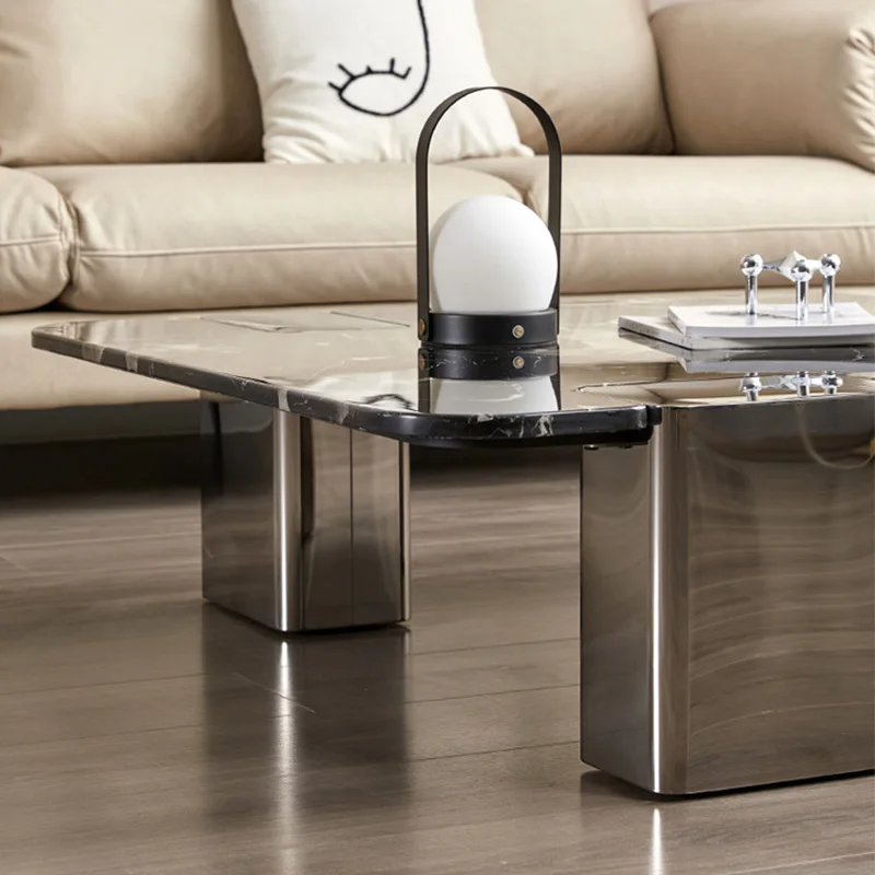 Italienischer minimalistischer quadratischer Marmor-Couchtisch für große Wohnung