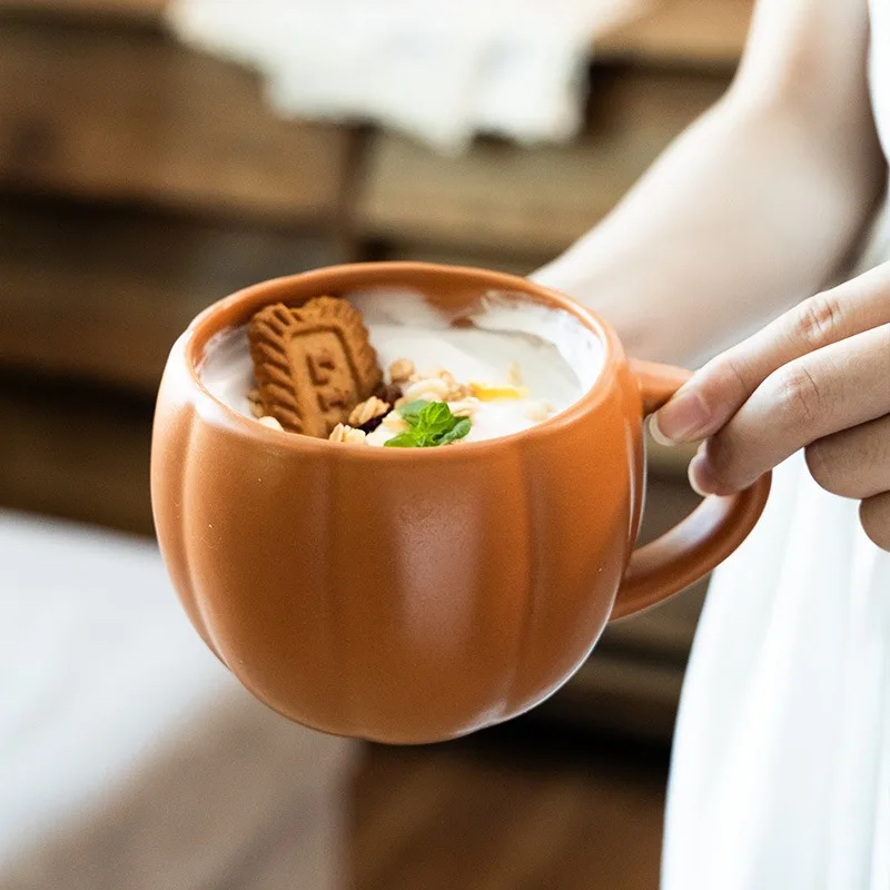 Heißer Nette Kürbis Form Hause Langlebige Keramik Becher Große Kapazität Trinkwasser Kaffeetassen mit Griff Halloween Dekoration Tasse