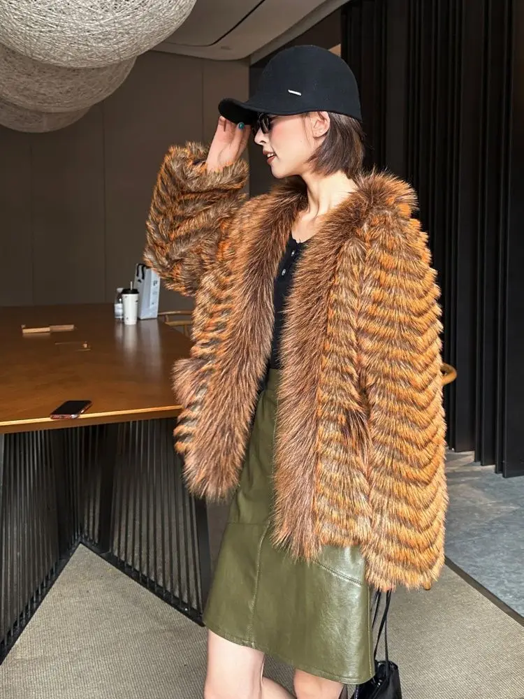 2026 Winter New Women's Fake Fur Coat Fashion Commuter Short V-neck Striped Coat