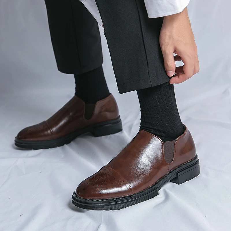 2026 New Trend Men Simple Brock Carved Leather Shoes Men A Slip-On Lazy Business Dress All Match Casual Shoes Men