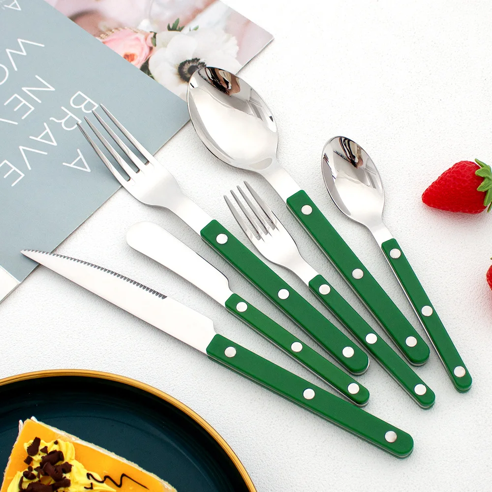 Cubiertos de acero inoxidable 304, cuchillo, tenedor, cuchara, cuchillo para carne estilo occidental, juego de cubiertos con mango de ABS de tres puntas.