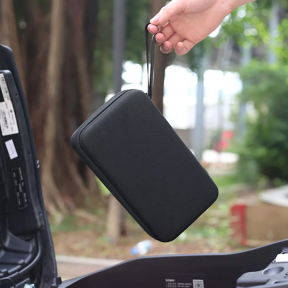 

Комплект из 2-х жестких защитных подвесных сумок-органайзеров для зарядных устройств и кабелей для велосипедов и электромобилей