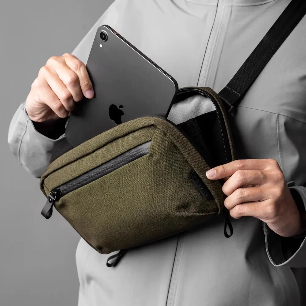 

Alpaka Elements Tech Case 600D Data Pa Generation III V2 ex Busin Chest Bag Nylon Canvas Zipper Closure Small Size