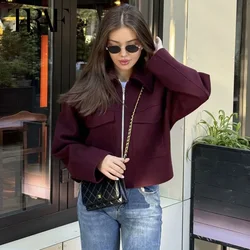 TRAF Crop Burgundy Jacket Woman 2024 Kurtka damska Jesień Zima Długi rękaw Zamek błyskawiczny Duże kieszenie Odzież wierzchnia Eleganckie płaszcze codzienne