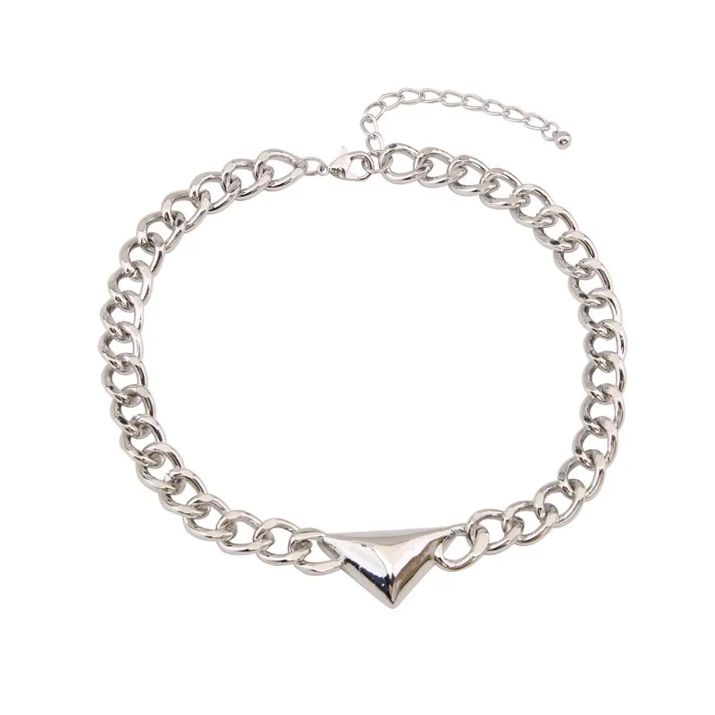 

*Metal triangle thick chain necklace for women, retro collarbone chain