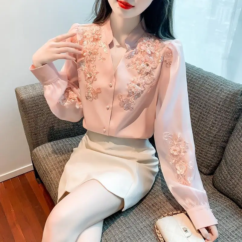 Women\'s Spring Autumn New Fashion Solid Color V-neck Embroidered Beaded Korean Edition Temperament Long Sleeved Chiffon Shirt