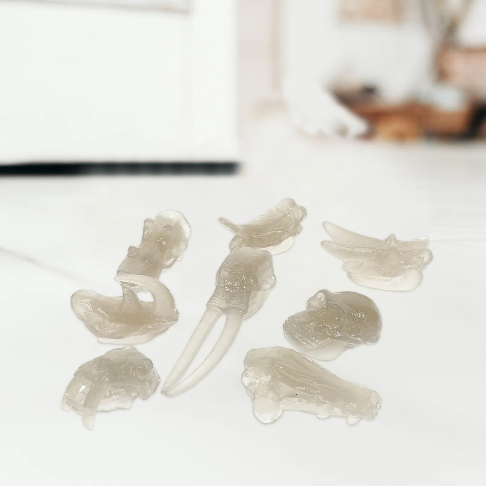 

1 Set Dinosaur Bone Molds Skull Kids Plaything Desktop Decor Luminous Dinosaur Bone Fossils Night Glow Educational Prop