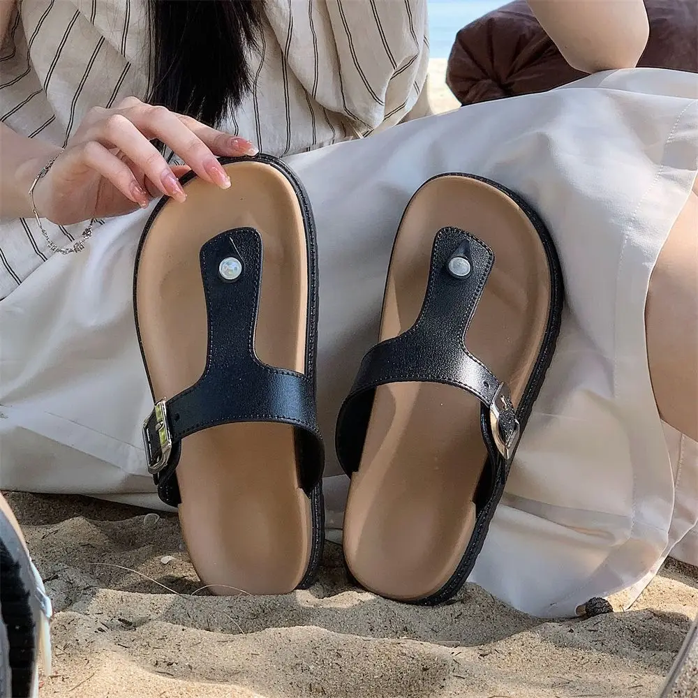 منصة بسيطة شاطئ الوجه يتخبط المضادة للانزلاق الصيف الشرائح الصنادل البلاستيكية بولي Leather شبشب جلدي المرأة الصيف