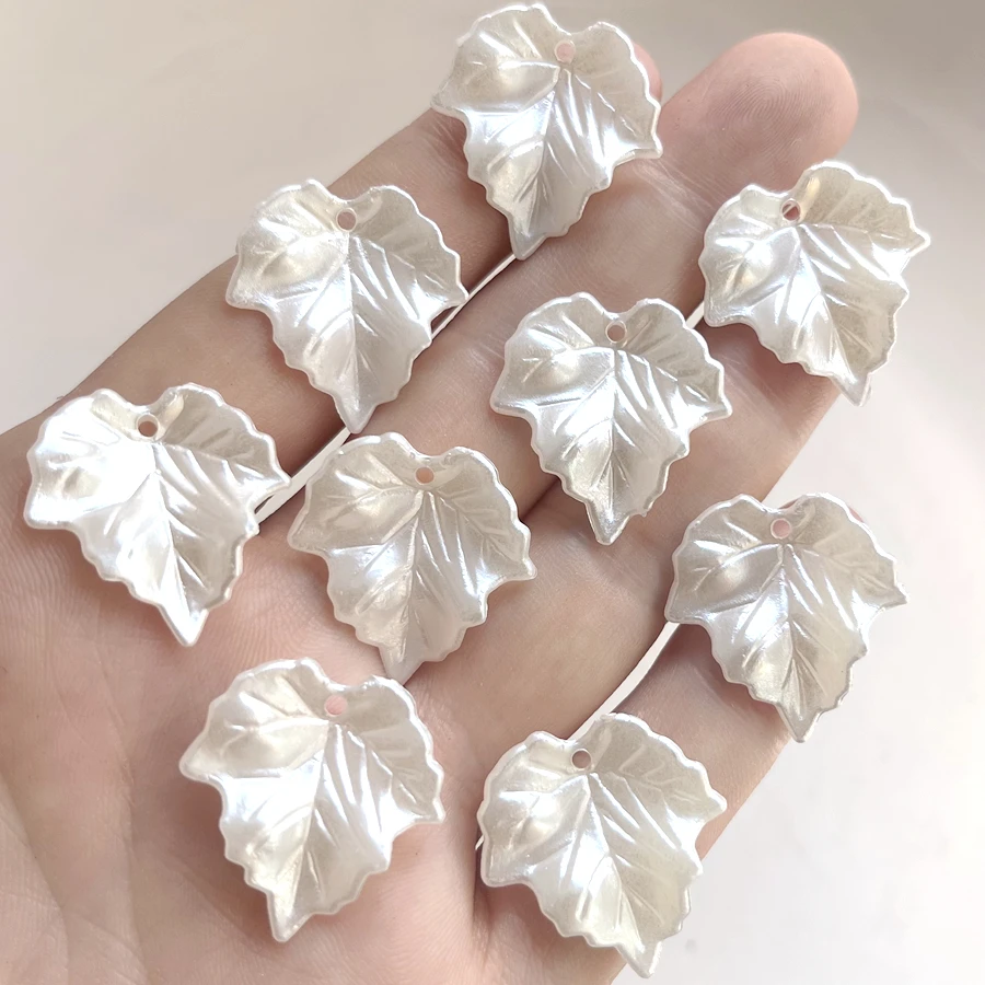 20pcs 24mm*25mm beige acrylic maple leaf pendant imitating pearl jewelry making bracelet necklace earrings Diy accessories charm