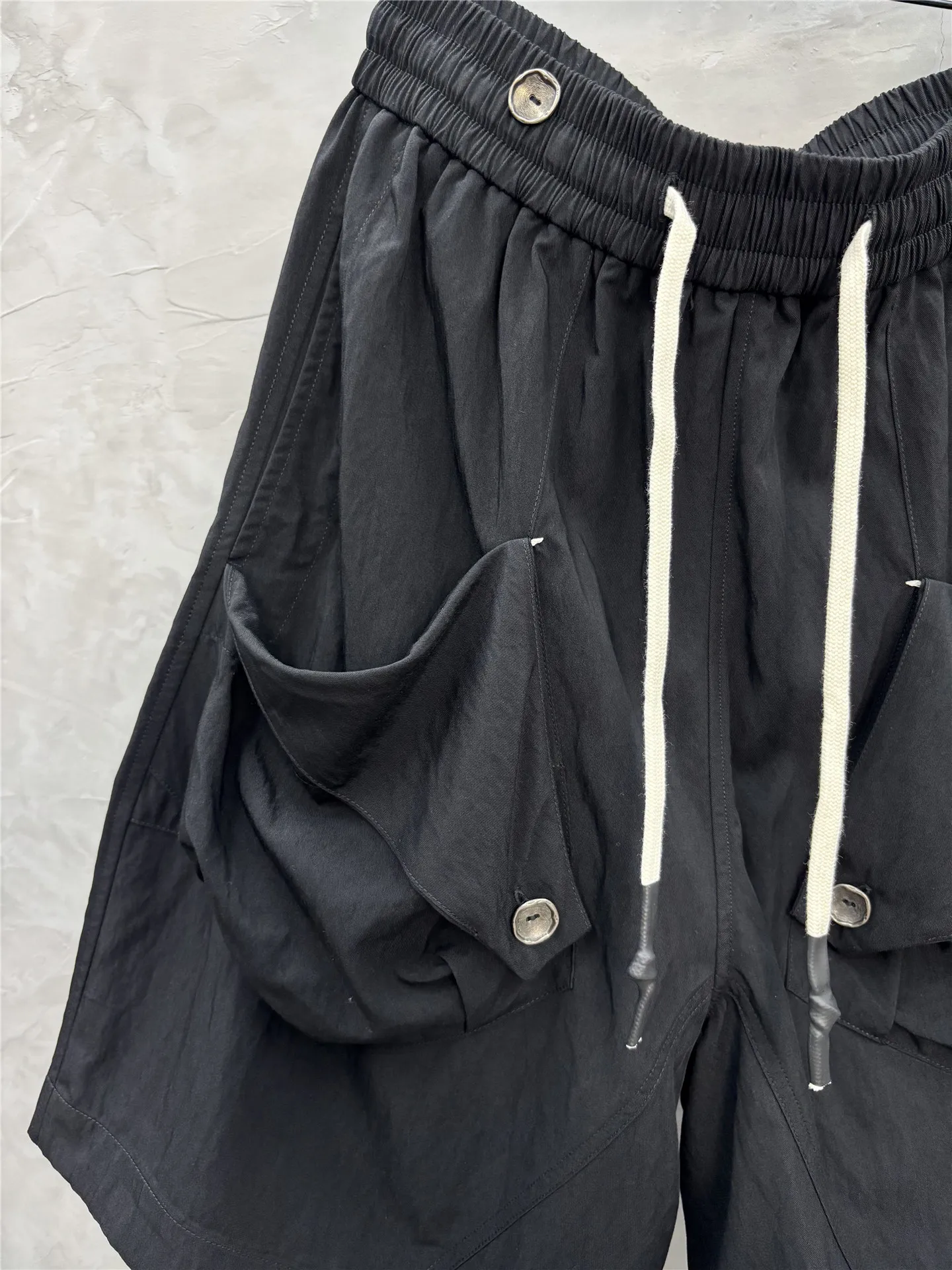 Summer Dark Personality Large Pocket Loose Cropped Pants Designer Model Trendy Casual Shorts Fashionable Couple Middle