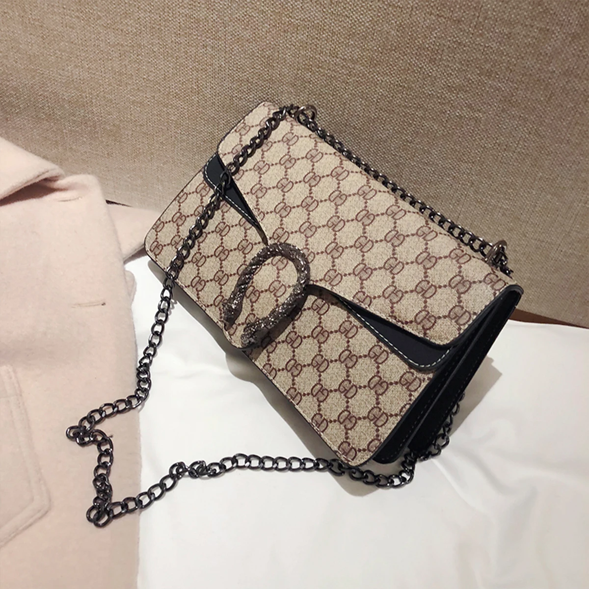 

Модная сумка через плечо с геометрическим буквенным принтом, женская сумка через плечо из искусственной кожи с перевернутым логотипом U на молнии и цепочкой на ремешке для поездок на работу и покупок