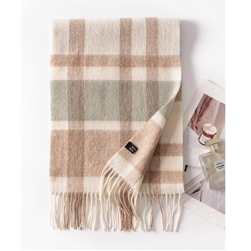 

2025 Fall New Arrival 100% Wool Scarf for Women Fashion Commuter Style Versatile Neck Warmer Perfect Gift or Personal Use Shawl