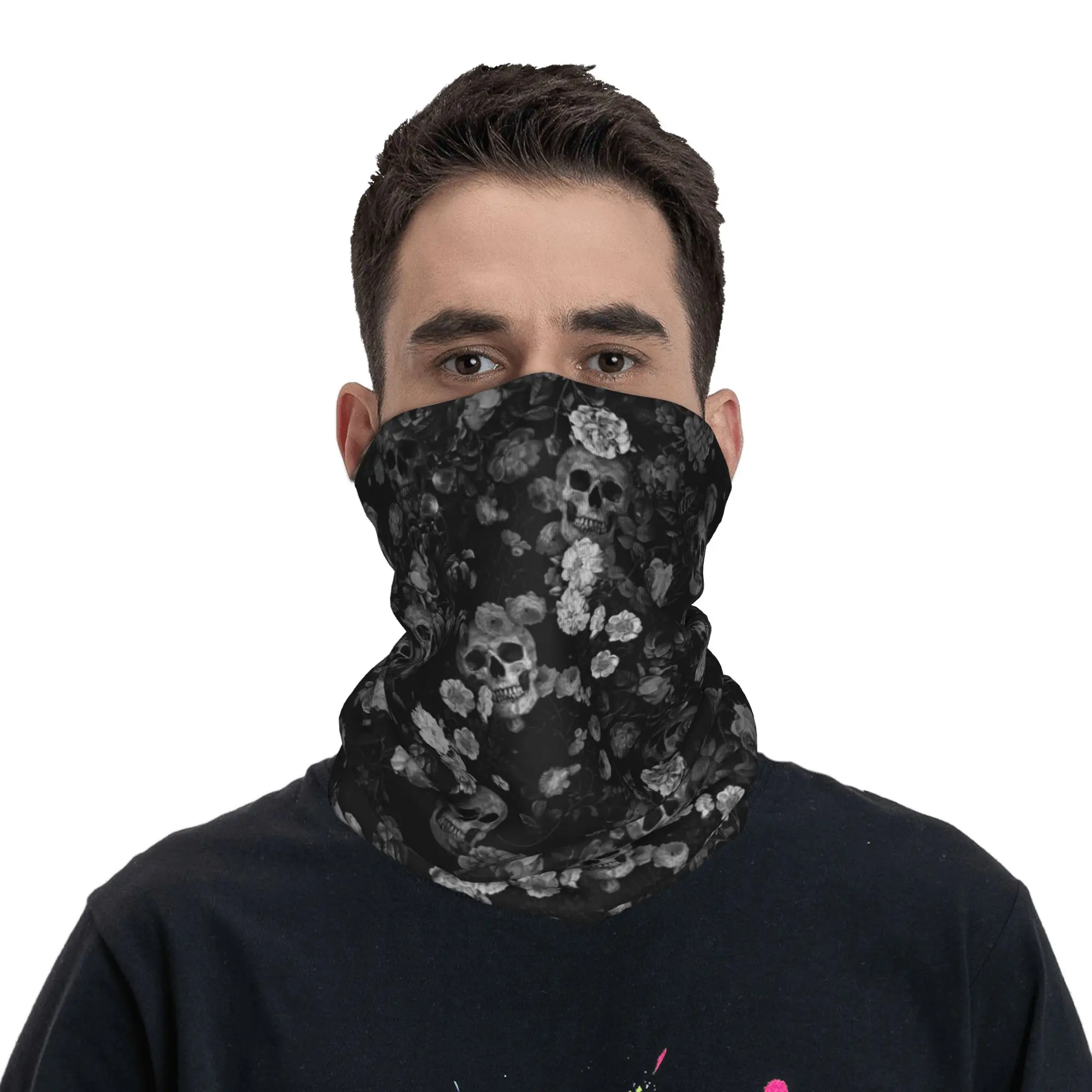 

Skull and Rose Pattern Bandana Neck Gaiter Printed Face Scarf Cycling Scarf Running Unisex Adult All Season