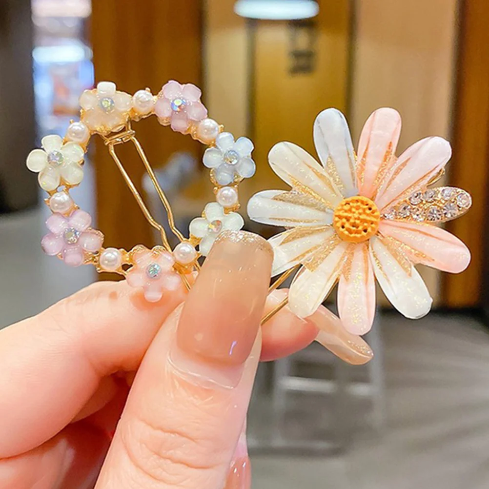

4pcs Rhinestone Hair Clips Accessories Women Girls Daisy Flower Holiday Styling Sweet Design Bright Color Trendy Hair Pin