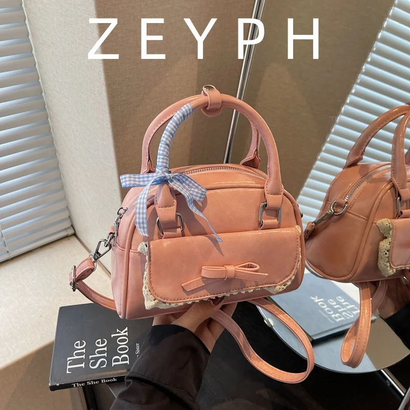 

Zeyph Fashionable Minimalist Large Capacity Handbag Single Shoulder Crossbody Bag for Women Stylish Accessory for Everyday Use