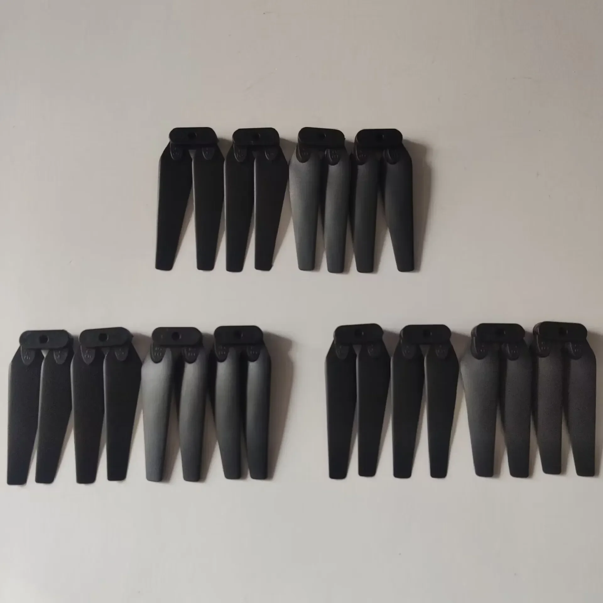 

Excluding V88 folding drone, original propeller, propeller spare parts, wing fan, CW CCW blade accessories