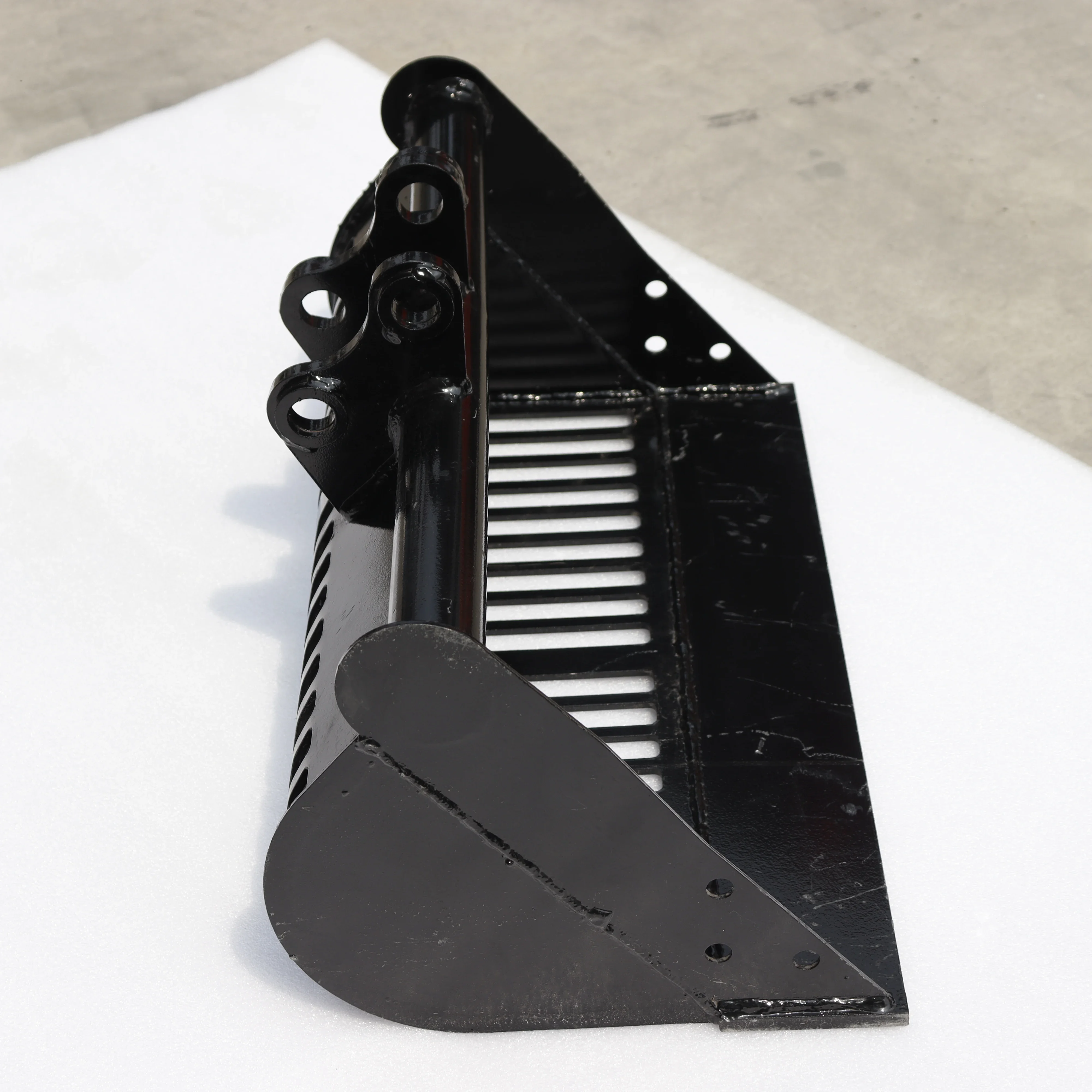 Overseas Spot Goods HIGHTOP Excavators Accessory Leaky Sieve Bucket Grabber Hydraulic Attachment for Sale