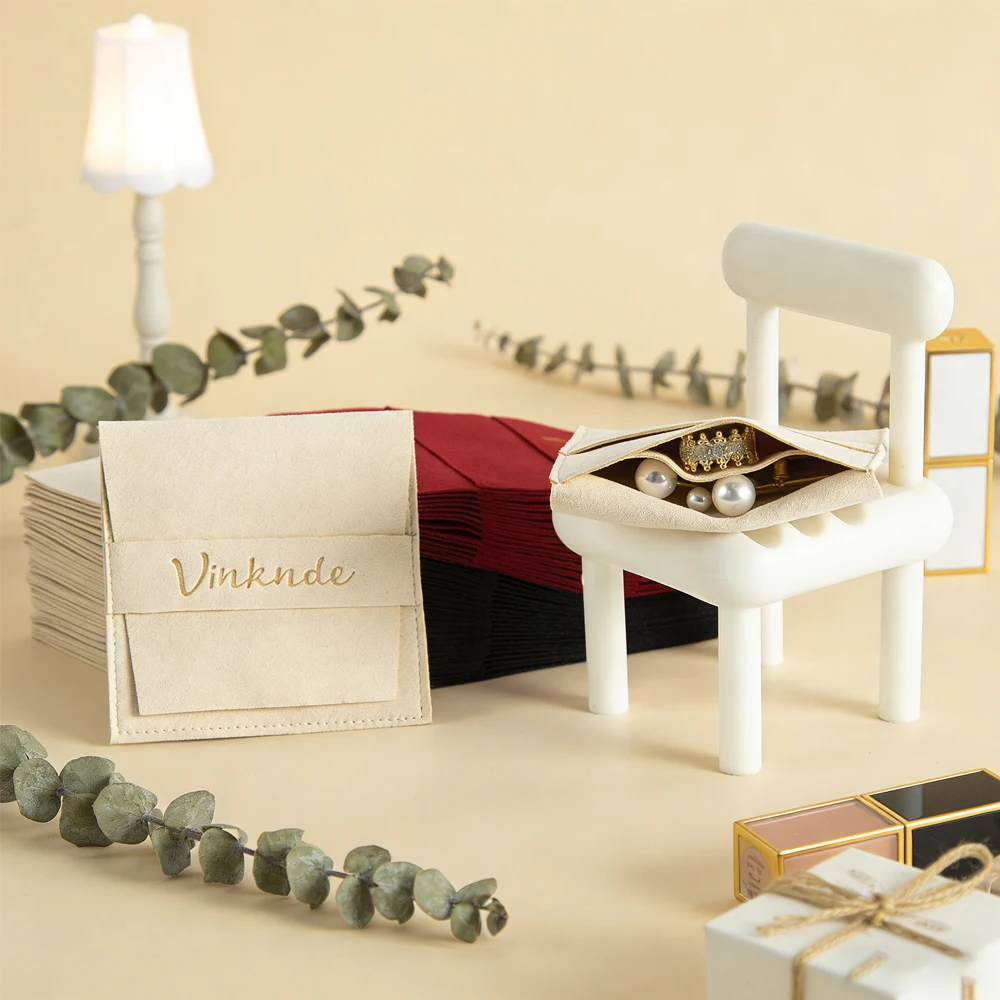 

50 оптовых мешочков из микрофибры с логотипом на заказ, с разделителем, для свадебных подарков, конфет, колец, браслетов, подвесок, органайзеров