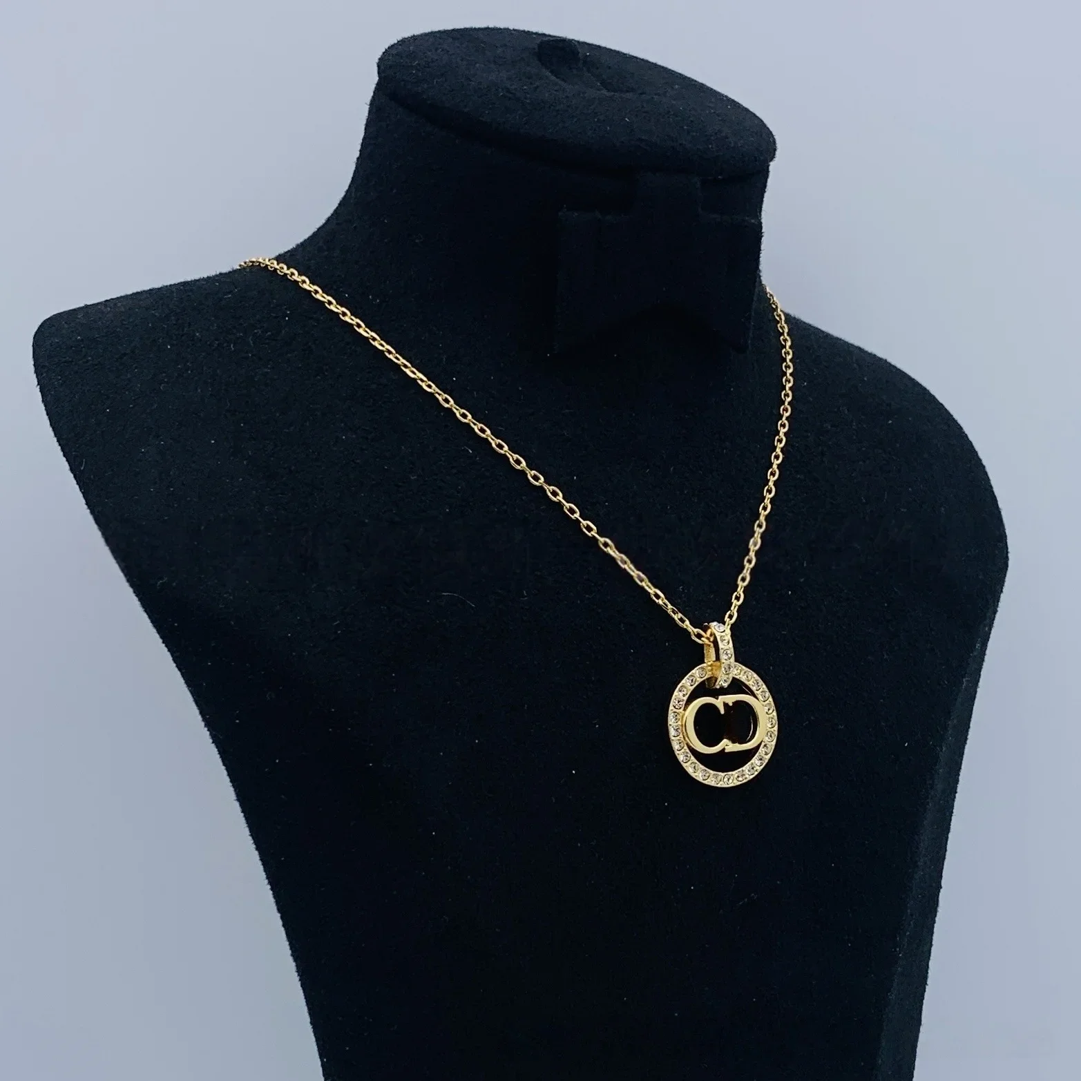 2025 قلادة جديدة بتصميم ريترو ستايل مجوهرات عصرية متعددة الاستخدامات مناسبة لأي مناسبة كهدية