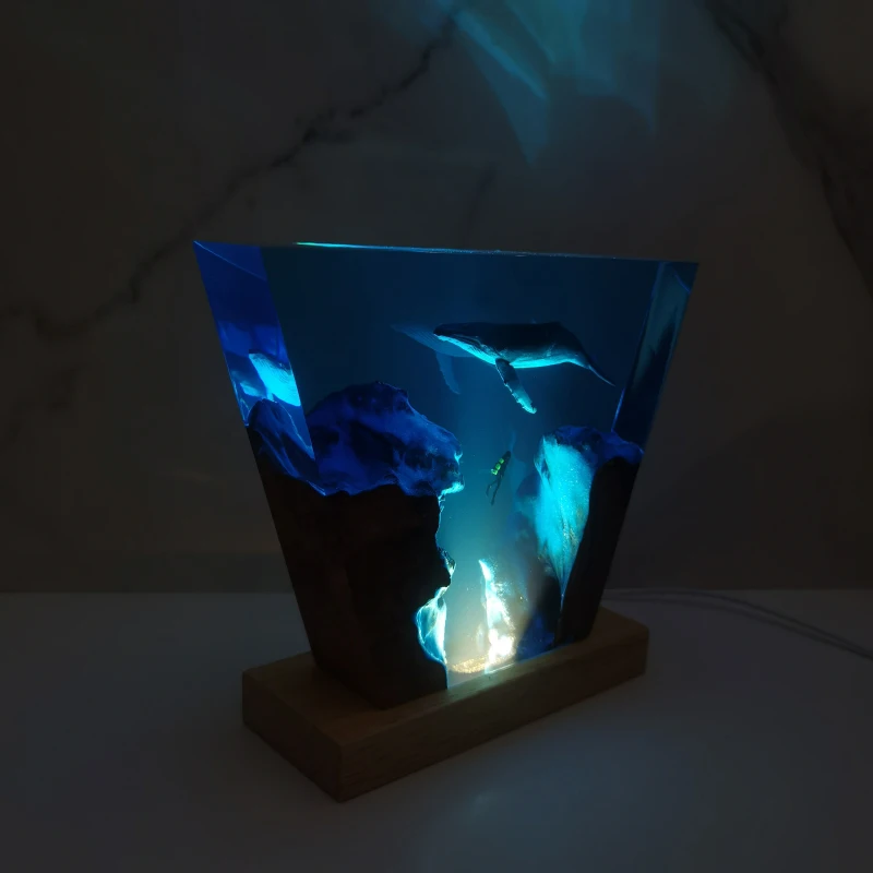 เรซิ่น Deep-sea ปลาวาฬหลังค่อม Theme Creative ศิลปะ Night Light Craft ตกแต่งโคมไฟตั้งโต๊ะ USB