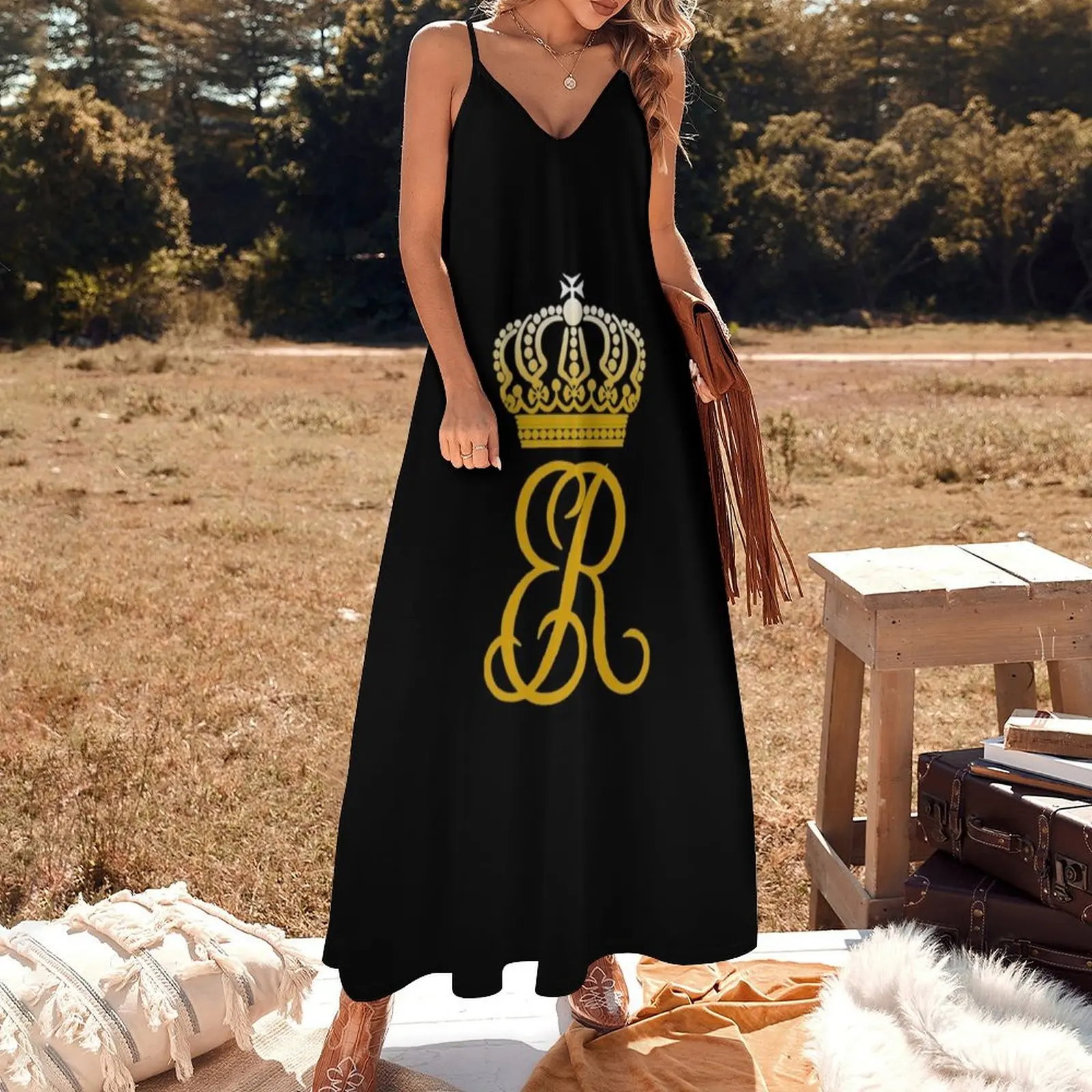 Elizabeth II ER Crown UK Monarch God Save The Queen Sleeveless Dress Elegant gown dresses korean style