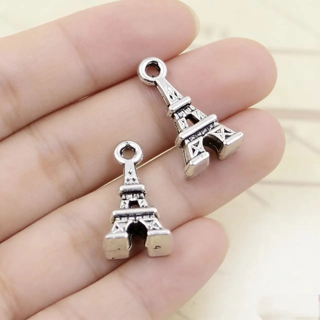 30Pcs/Lot Charms Eiffel Tower Paris 15x8mm Tibetan Bronze Silver Color Pendants Antique Jewelry Making DIY Handmade Craft