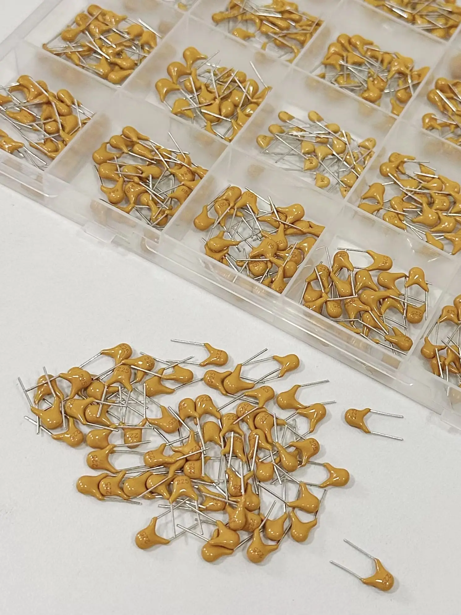 Zestaw kondensatorów ceramicznych 300 szt./480 szt. do gitary, 10 wartości/24 wartości, 10PF-10uF — zdjęcie produktu 7