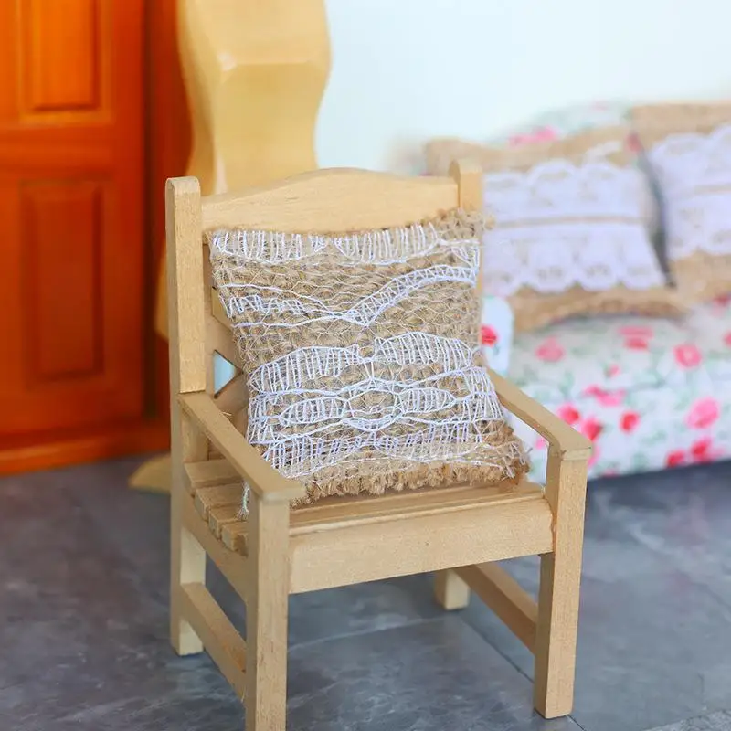 2 pezzi 1/12 simulazione casa delle bambole mini cuscino in pizzo cuscino del divano casa delle bambole decorazione del soggiorno accessori per la decorazione della casa delle bambole