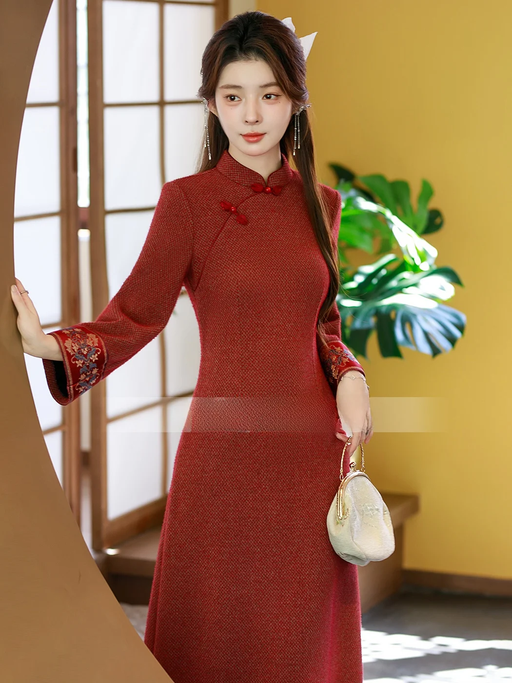 

New Chinese Sle Thiened Long Sve Qipao Winter Women's Faionable Warm Retro Improved Mother of the Bride High End Fee...
