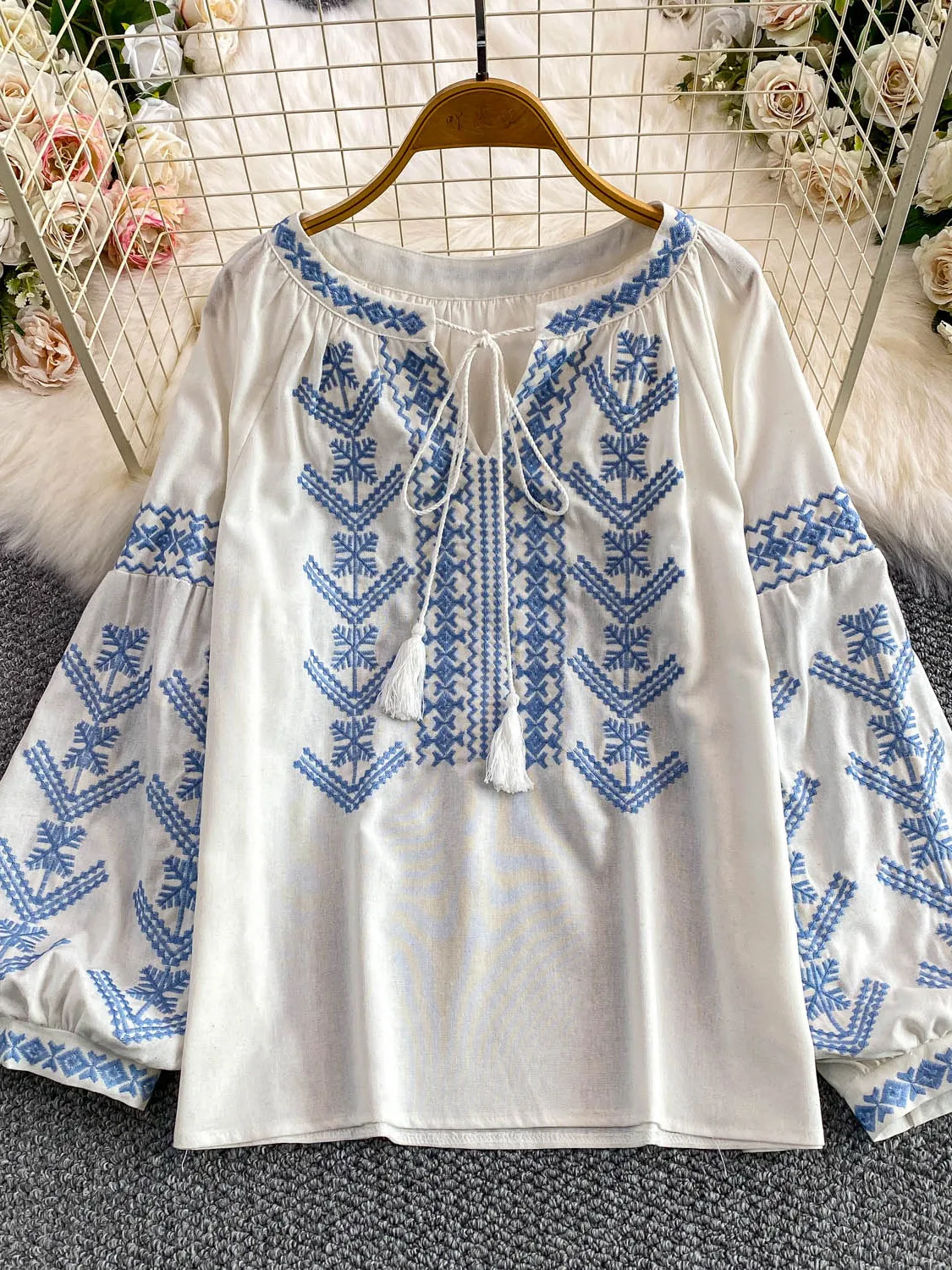 

n Sle Long Sve Embroidered Casual round Ne irt Women's Faionable Autumn Leisure Versatile Top Knot Tie