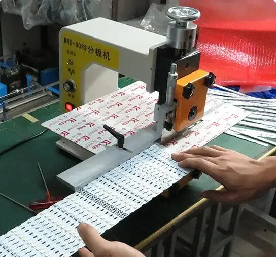 für V Cut Groove PCB Separating Cutting Machine 220V/50HZ 40W Sub Board Machine DY-908