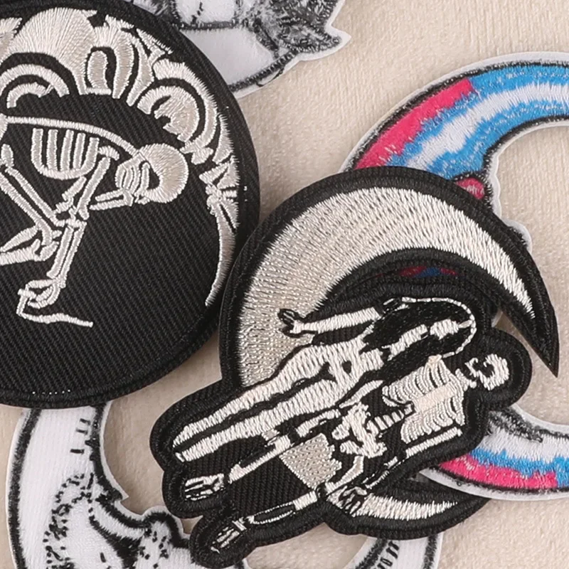 FZdiy-Ferro em Patches para Vestuário, Emblema Redondo, Patch Termoadesivo Crânio, Apliques Bordados em Roupas