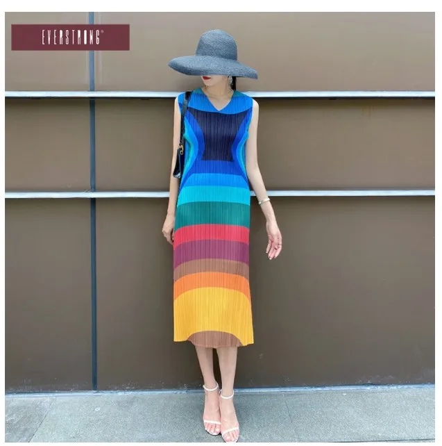 

HOT SELLING Miyake Fashion fold V-neck sleeveless print Stripes Straight dress IN STOCK