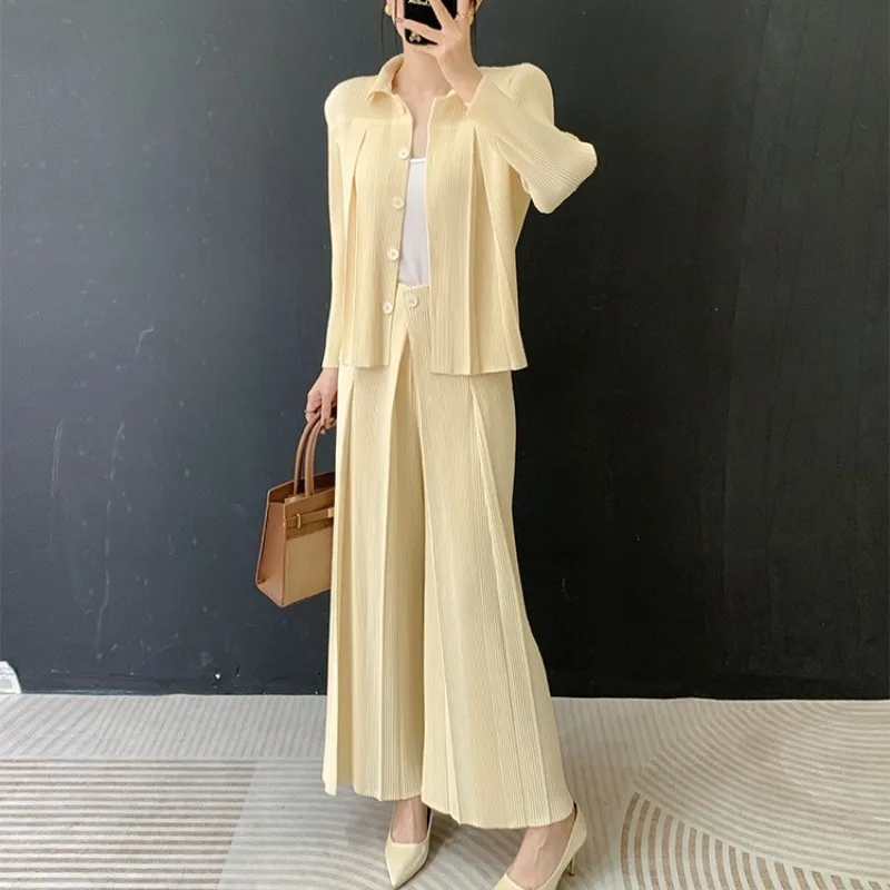 MIYAKE 2025 Winter New Arrival Pleated Long-Sleeve Jacket Relaxed Straight-Leg Pants with Stretch Waistband 2-Piece Set Women