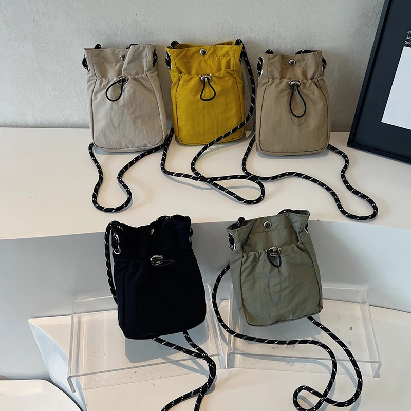 حقيبة كتف نسائية جديدة، حقيبة برباط عصرية، حقيبة هاتف صغيرة خفيفة الوزن، مناسبة للاستخدام اليومي والرياضة والتسوق وما إلى ذلك