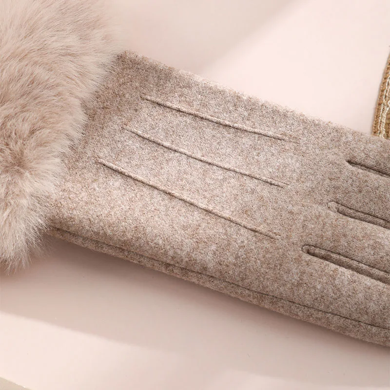 ถุงมือผู้หญิงสำหรับฤดูหนาว อุ่นสบาย หน้าจอสัมผัสได้ ลายทาง ขนนุ่ม ดีไซน์หรูหรา เรียบง่าย กันลม ไม่บานใหญ่ เหมาะสำหรับขี่จักรยาน ขับรถ ยืดหยุ่นได้