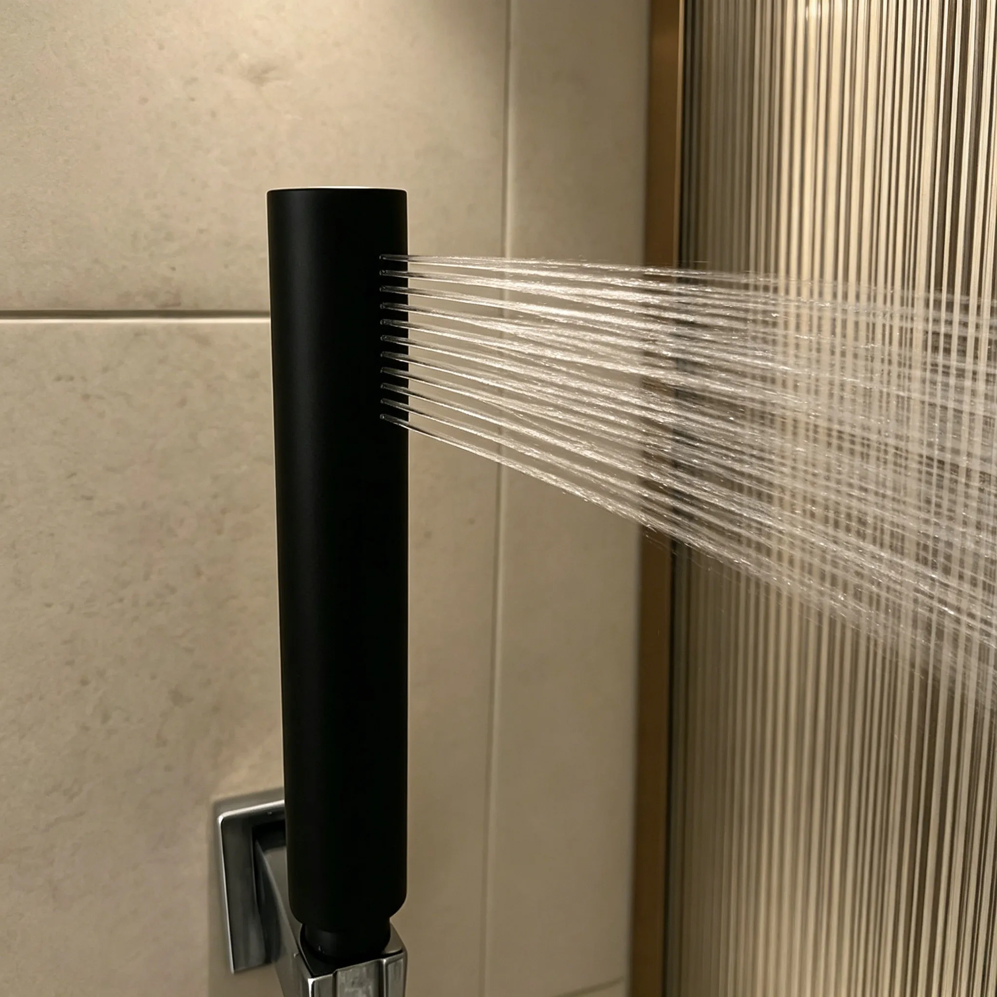

1pcs Matte Black High-Pressure Handheld Showerhead – Minimalist Fine Stream, Modern Luxury Bathroom