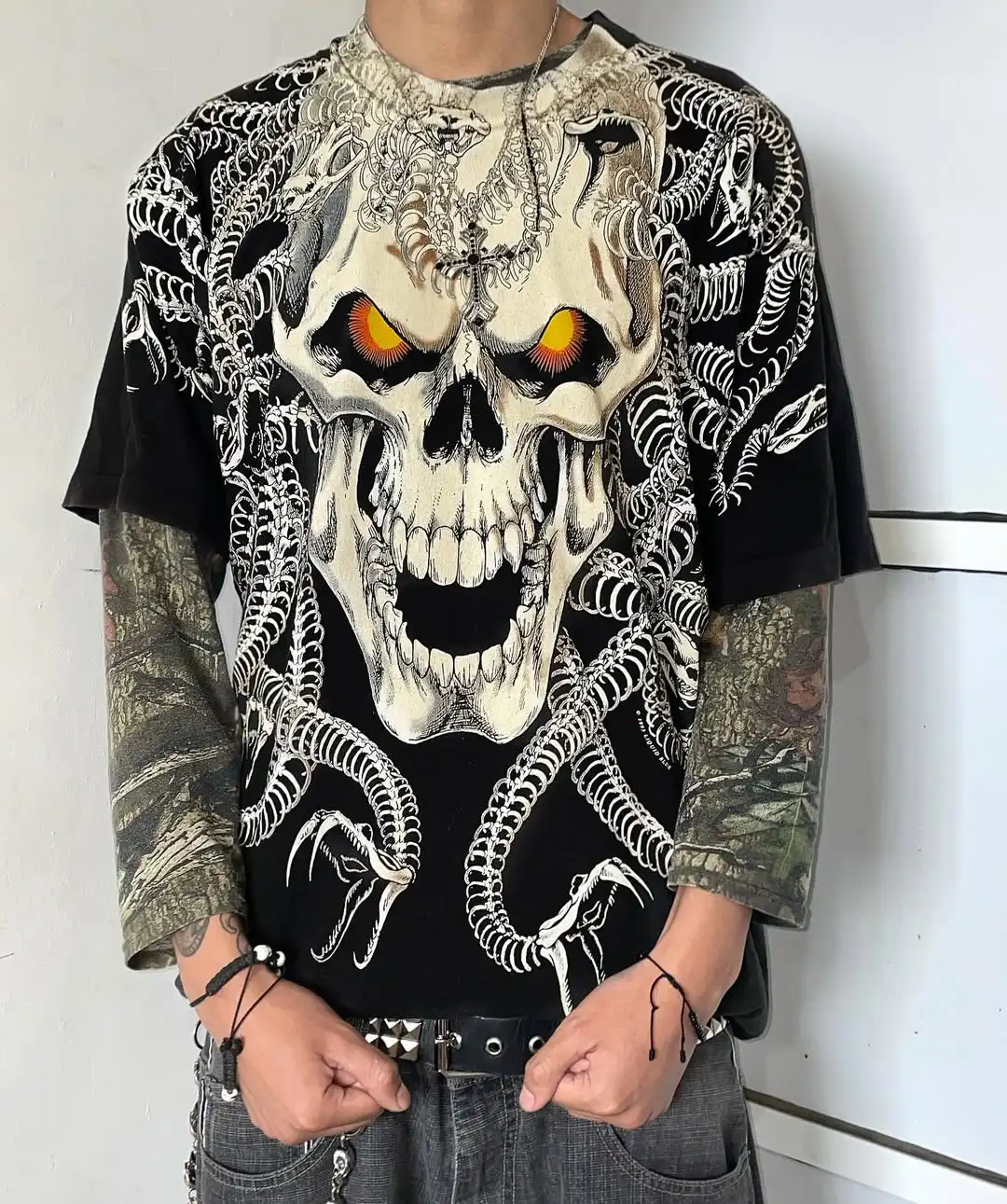 

Футболка с готическим принтом в американском стиле High Street Y2K, новый череп с короткими рукавами, мужской хип-хоп модный хлопковый топ в стиле панк с круглым вырезом