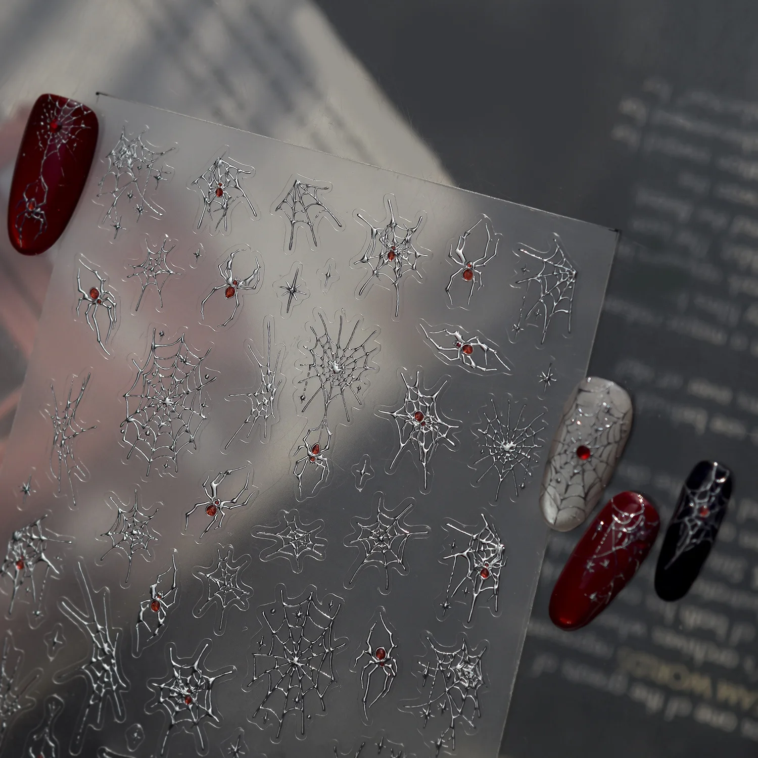 Silber-Rote Glitzernde Metall-Spinnen Halloween Netz-Starburst Strass Y2K Dunkle 5D Nagelkunst-Aufkleber Selbstklebende Abziehbilder Maniküre